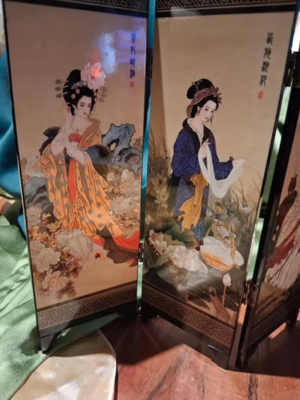 Vintage Chinese Mini Lacquer Screen 4 Panel Tabletop Display Four Great Beauties
